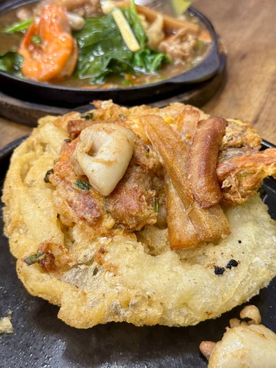 ก๋วยเตี๋ยวคั่วกรอบทะเลยักษ์ใหญ่