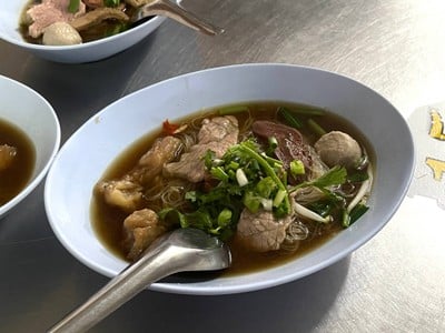 เส้นหมี่รวมเนื้อ