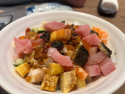 ข้าวหน้ารวมหั่นเต๋า