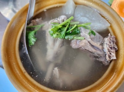 เป็ดตุ๋นมะนาวดอง