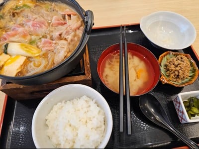 ชุดเซตสุกี้ยากี้หมูชีวา พร้อมทานสำหรับ 1 ท่าน