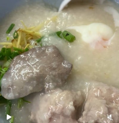 โจ๊กหมู+เครื่องใน พิเศษใส่ไข่