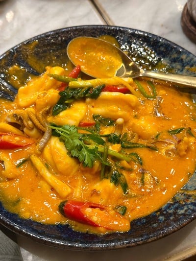 ปลาหมึกผัดไข่เค็มไชยา