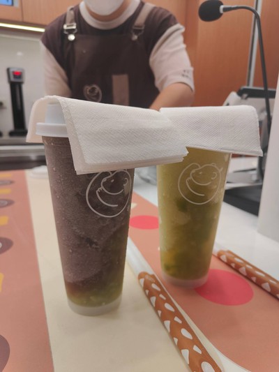 อาหาร หรือ เครื่องดื่ม