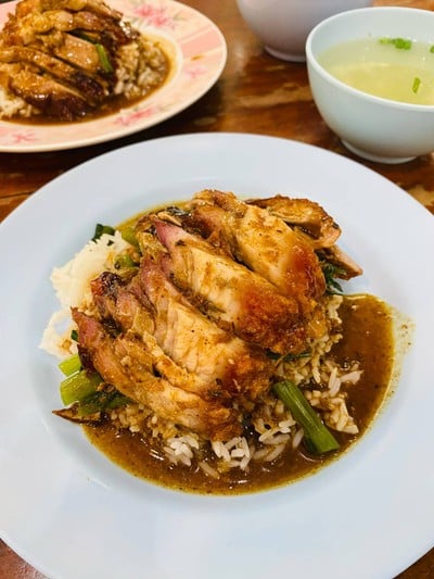 เป็ดย่าง หมูกรอบ
