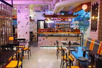ARLOY ร้านนั่งชิลสไตล์กวนๆ เมนูอร่อยสุดแปลกใหม่ ย่านสีลม