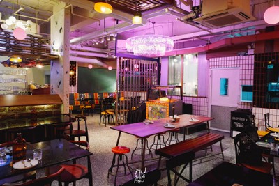 ARLOY ร้านนั่งชิลสไตล์กวนๆ เมนูอร่อยสุดแปลกใหม่ ย่านสีลม