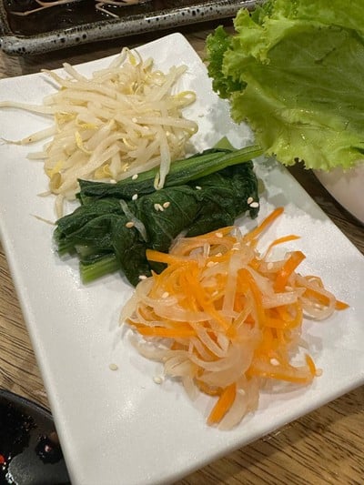 ผักยำน้ำมันงา