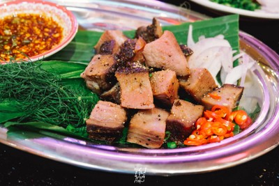 ARLOY ร้านนั่งชิลสไตล์กวนๆ เมนูอร่อยสุดแปลกใหม่ ย่านสีลม