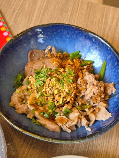 เส้นคลุกพีนัทบัตเตอร์