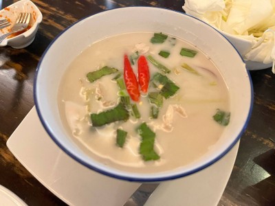 ต้มข่าไก่ใส่หัวปลี