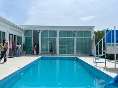 สระว่ายน้ำ/ชายหาด