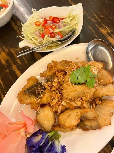 ปลากระพงทอดน้ำปลา