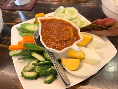 น้ำพริกอ่อง+ผักเคียง
