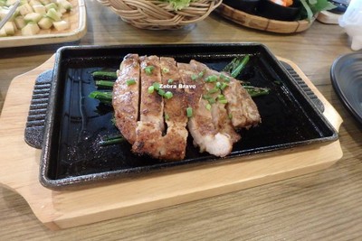เส้นหมี่หมูซูวีย่างกระทะร้อน
