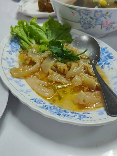 อาหาร หรือ เครื่องดื่ม