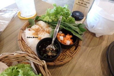 เส้นหมี่หมูซูวีย่างกระทะร้อน