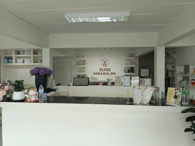 ภายในร้านElvee Hair & Nail Spa