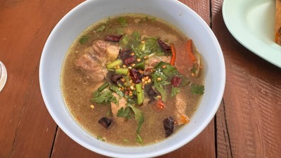 ต้มส้มซี่โครงหมูอ่อน