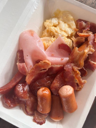 ไข่กวน 1 ฟอง + 4 ท็อปปิ้ง