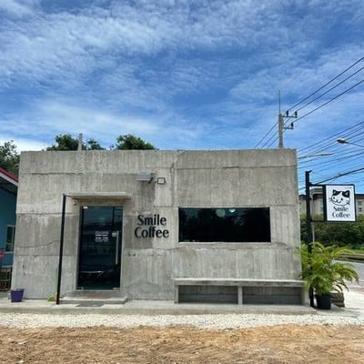 Smile Coffee (ชื่อร้านเก่า Holmes) 1