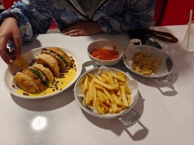 อาหาร หรือ เครื่องดื่ม