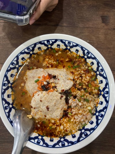 ก๋วยเตี๋ยวต้มยำหมูล้วน