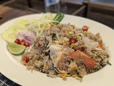 ข้าวผัดกะปิกุ้งสด