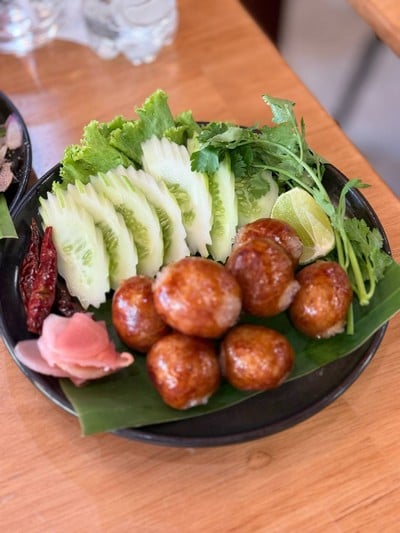 ไส้กรอกอีสาน ดั้งเดิม ชุดเล็กFried pork sausage