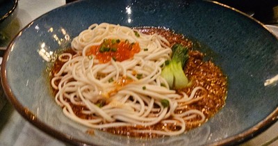 บะหมี่เส้นสดซอสหมูสับแบบเผ็ด