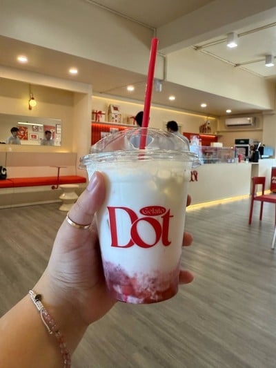 นมสตอเบอร์รี่