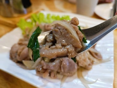 หมูผัดน้ำมันหอย