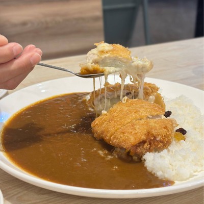 คาเรไรซ์หมูสันนอกทอดไส้ชีส