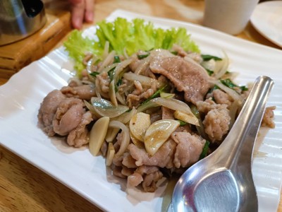 หมูผัดน้ำมันหอย