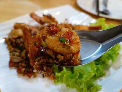 กุ้งผัดพริกเกลือ