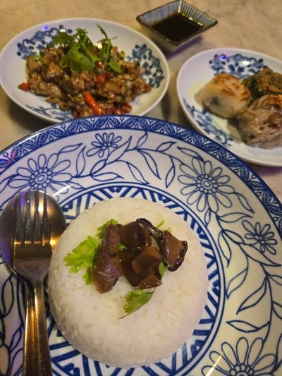 อาหาร หรือ เครื่องดื่ม