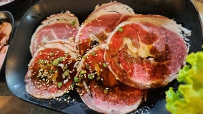 อาหาร หรือ เครื่องดื่ม