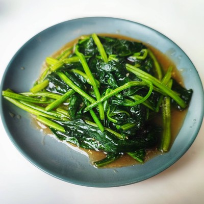 ป๋วยเล้งผัดกระเทียม