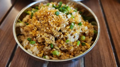 ข้าวผัดกระเทียม