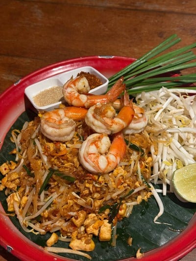 ผัดไทยกุ้งสด