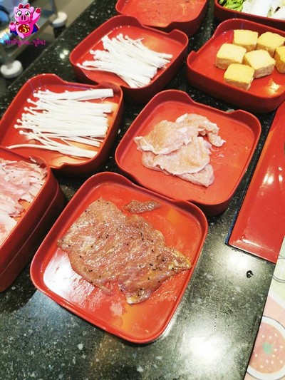 อาหาร หรือ เครื่องดื่ม