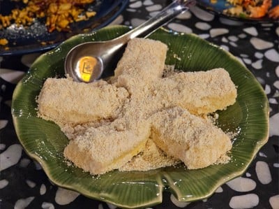 ขนมอัมแดงไต้ฝุ่น