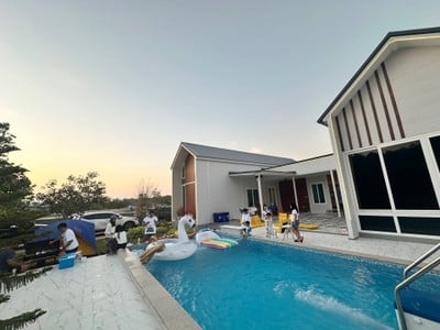 สระว่ายน้ำ/ชายหาด