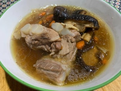 ซี่โครงอ่อนตุ๋นยาจีน