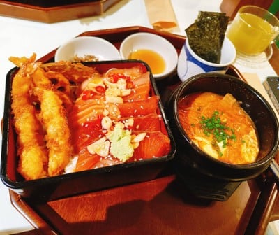 อาหาร หรือ เครื่องดื่ม