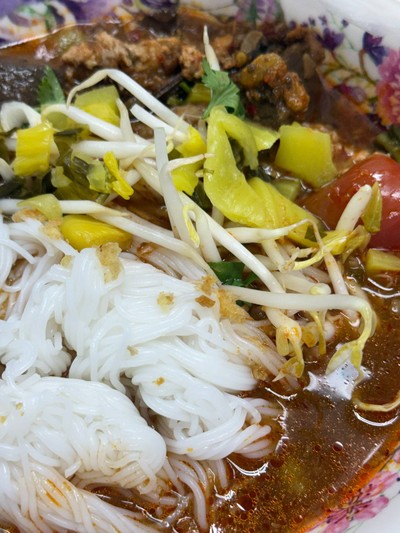 ขนมเส้นน้ำเงี้ยว