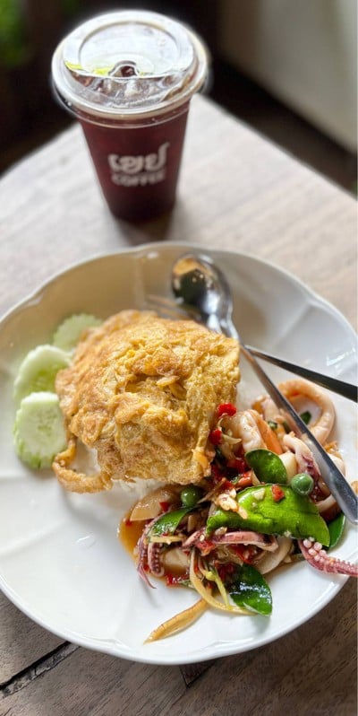 🍛 ข้าวผัดฉ่าทะเลไข่เจียว. (ราคา 95 บาท.)