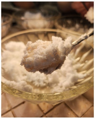 น้อยหน่ากะทิแข็ง (ราดดอกเกลือ)