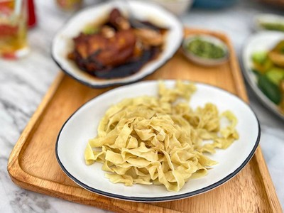 บะหมี่เป๊าะ/ ไก่ซีอิ๊วเบตง