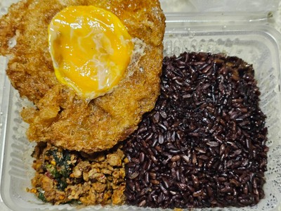 รสกระทะหมูสับผัดกะเพรา